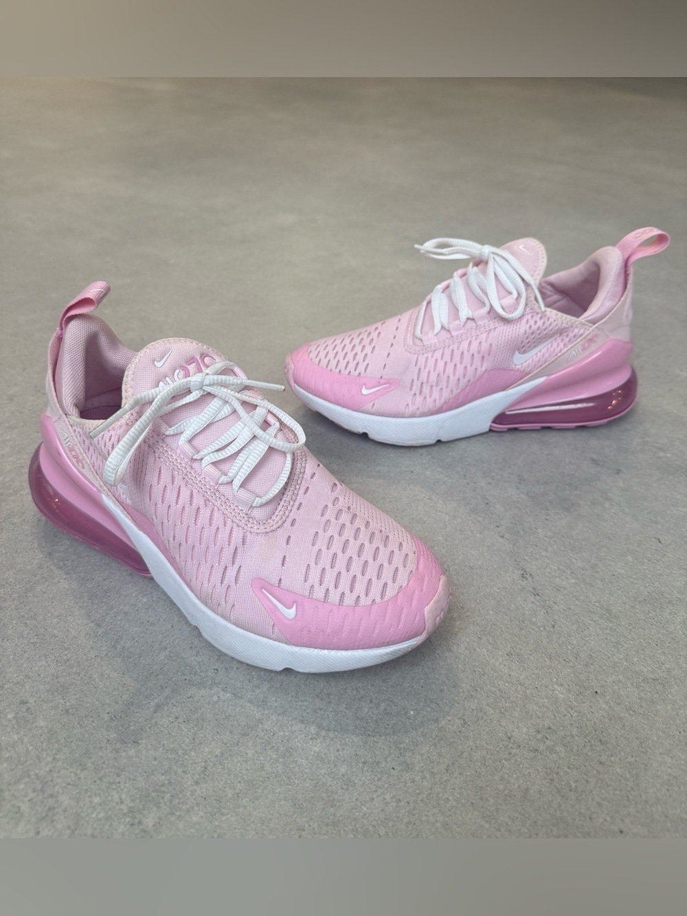NIKE pink Air Max 270 sneakers 4Y